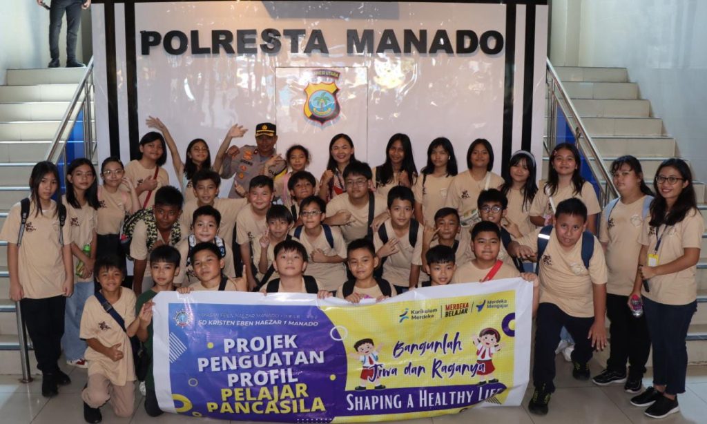 SD Kristen Ebenhaezar 1 Manado Sambangi Polresta Manado 