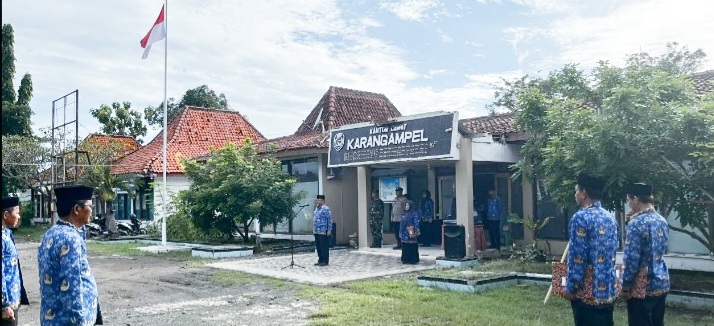 Koramil 1608 Karangampel Indramayu Mengikuti Upacara Hari Kebangkitan Nasional ke 117 Tahun 2025 di Kecamatan Karangampel 