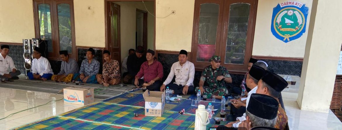 Babinsa Koramil 1605 Sukagumiwang Indramayu Menghadiri Kegiatan Tahlil Do’a Bersama MAPAG SRI Desa Jengkok