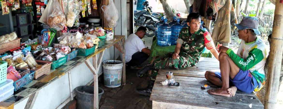 Kegiatan Komsos Dengan Petani Desa Juntikebon Bahas Kondusifitas Lingkungan Dan Pantau Pertanian 
