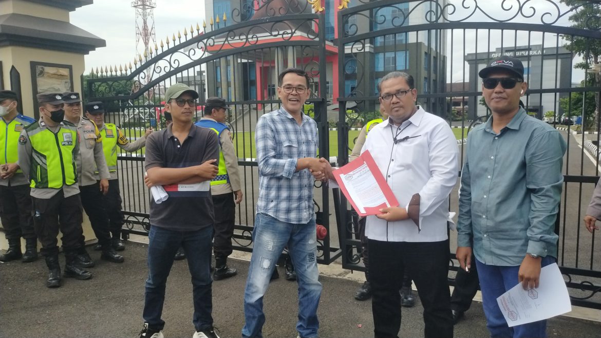 Pose RI,SMS Dan Jo media partner Mendesak Kapolda Sumsel Copot Kapolsek Keluang Terkait Ilegal Driling