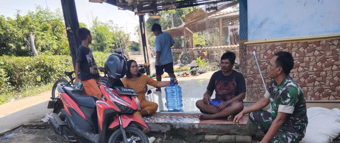 Babinsa Koramil 1602 Sindang Indramayu Adakan Komsos Bersama Warga Masyarakat Desa Cangkring