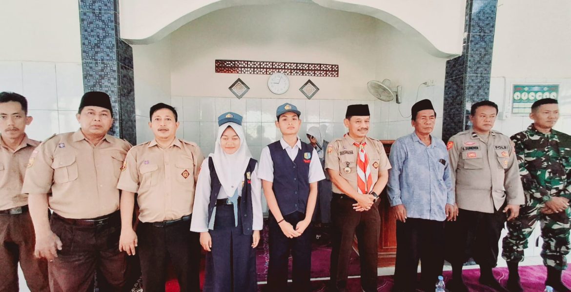 Personil Koramil 1603 Lohbener Indramayu Menghadiri Upacara Pembukaan MPLS SMAN 1 Lohbener Dan SMKN 1 Arahan 