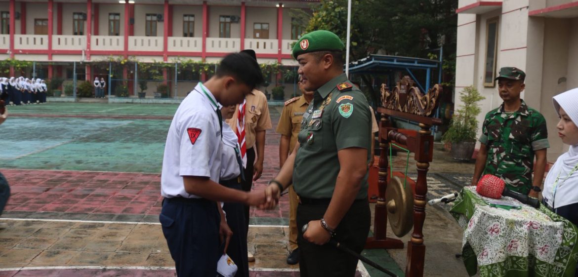 Dandim 0616 Indramayu Menghadiri Kegiatan Pembukaan Masa Pengenalan Lingkungan Sekolah SMAN 1 Indramayu 