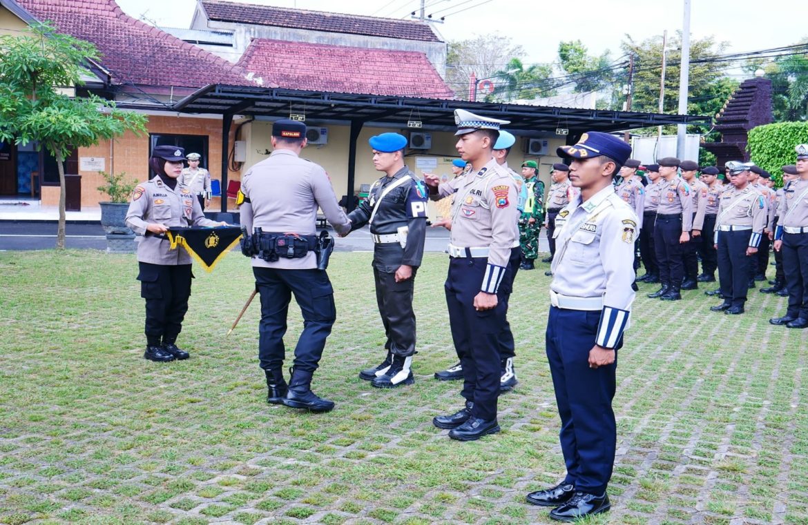 Sinergi TNI-POLRI Dalam Apel Gelar Pasukan Operasi Patuh Semeru 2025 Polres Blitar Kota