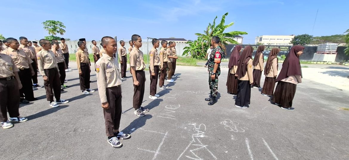 Personil Koramil 1601 Indramayu Menggelar Kegiatan MPLS SMP IT Naashirus Sunnah 