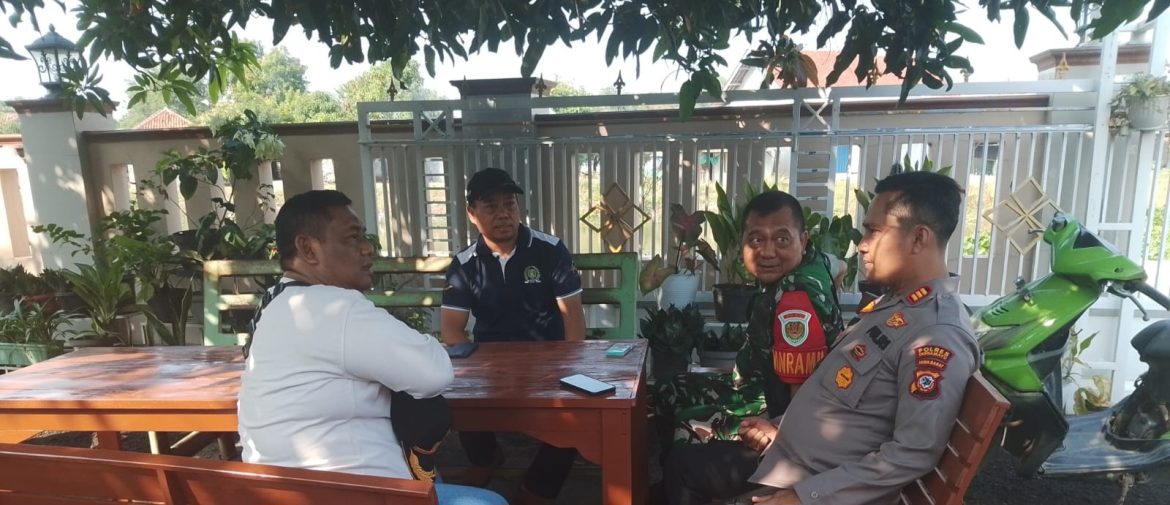 Danramil 1603 Lohbener Indramayu Kapten Inf Sudiyanto Melaksankan Komsos Bersama Muspika Arahan