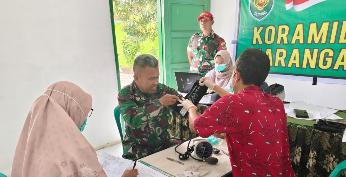 Koramil 1608 Karangampel Indramayu Melaksanakan Pemeriksaan Kesehatan Dari Puskesmas Karangampel