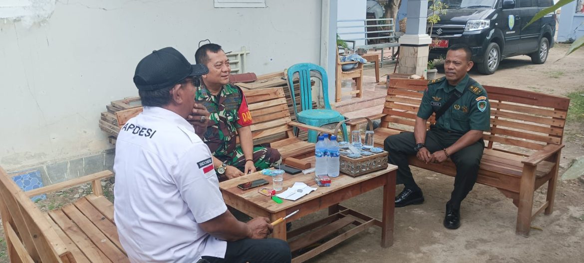 Danramil 1603 Lohbener Indramayu Bersama Anggota Melaksanakan Komsos Dengan Pemdes Dan Tokoh Masyarakat 