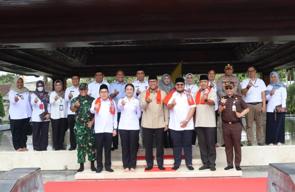 Forkompinda Dampingi Kunjungan Kerja Wamen Pertanian Di Wilayah Blitar Raya