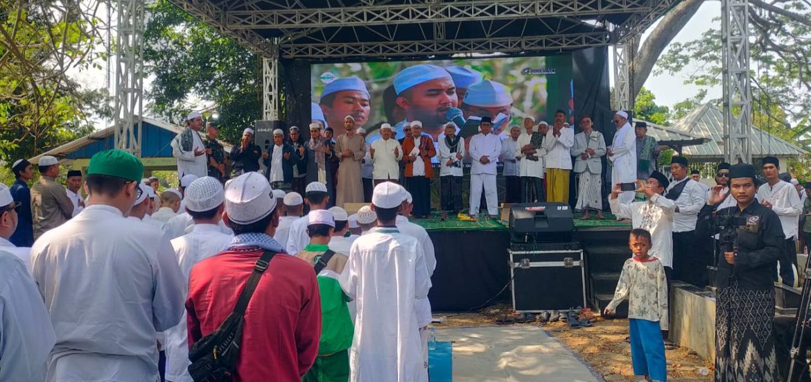 Anggota Koramil 1601 Indramayu Hadiri Kegiatan Haul Akbar Kebangsaan Al-Imam Al ‘Arifbillah Al Quthub (Al-Habib Umar bin Yahya RA) ke-133 tahun 2025