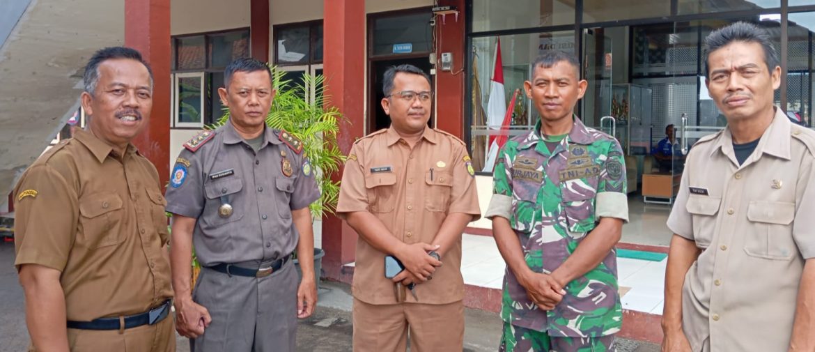 Babinsa Koramil 1609 Juntinyuat Indramayu Melakukan Kordinasi Pelaksanaan Latihan Paskibra