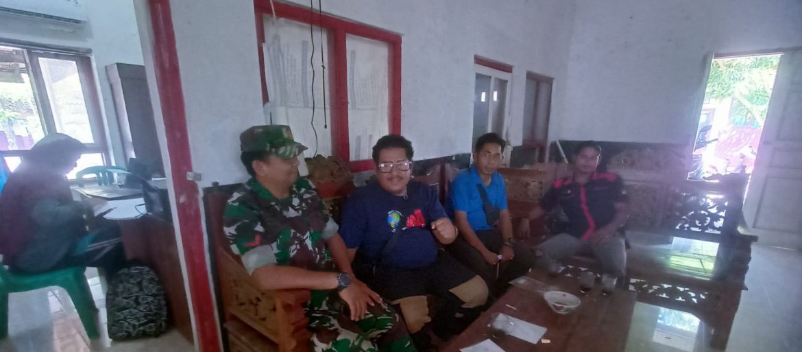 Babinsa Koramil 1611 Losarang Indramayu Melakukan Komsos Bersama Masyarakat Desa Jangga