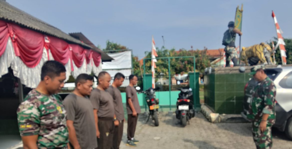 Danramil 1604 Jatibarang Indramayu Kapten Inf Sugiyanto Pimpin Apel Pagi Dan Olahraga Bersama 
