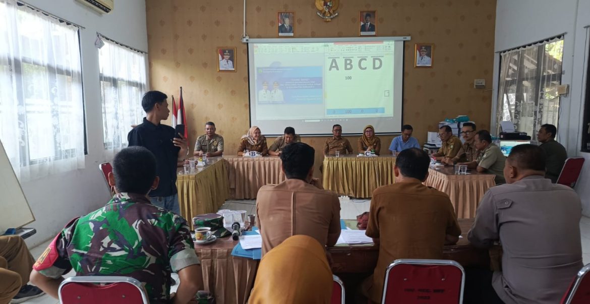Danramil 1601 Indramayu Hadiri Lomba Cerdas Cermat Perangkat Desa/Kelurahan Se-kecamatan Indramayu Dalam Rangka Menyambut HUT RI Ke-80 Tahun 2025