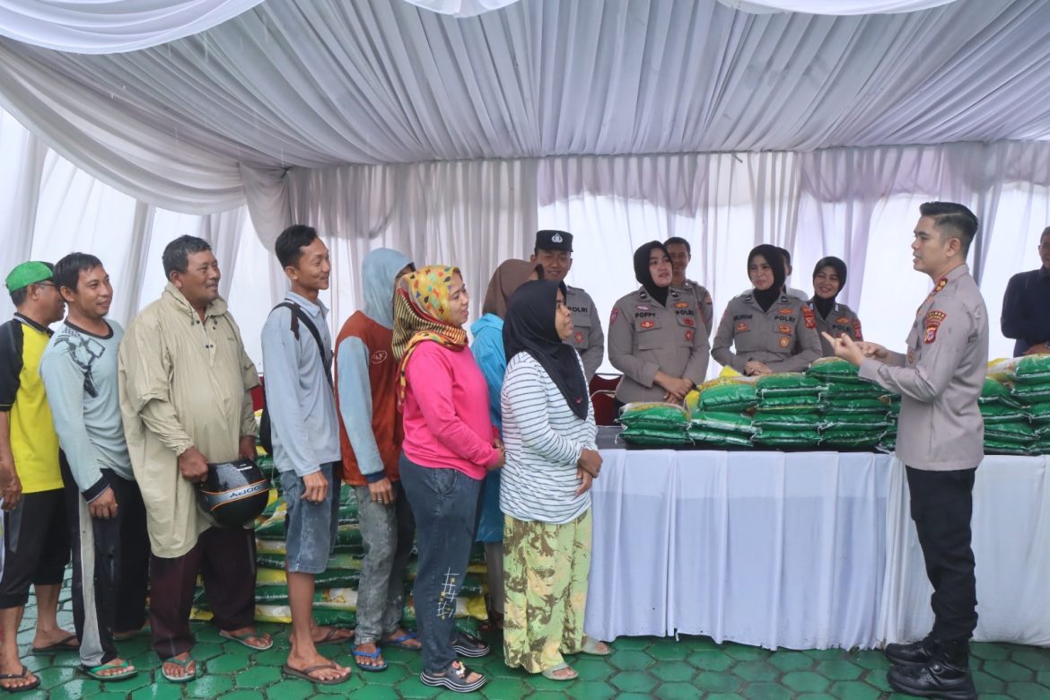 Polres Indramayu Menjual Beras SPHP Dengan Harga Terjangkau,Berikut Ulasannya  ‎