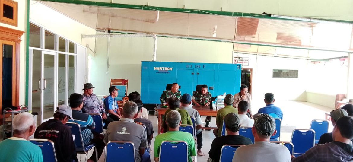 Babinsa Koramil 1602 Sindang Indramayu Hadiri Musyawarah Masyarakt Petani Tambak Ikan /Lele Dan Pembentukan Kelompok Tani Tambak Ikan” Mitra Koramil