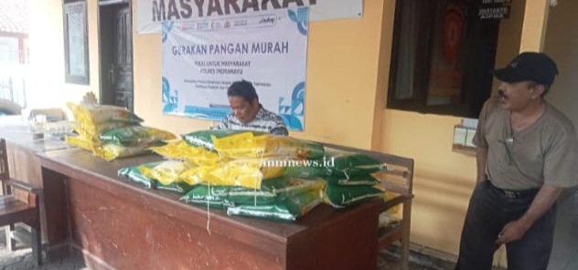 Polsek Cikedung, Polres Indramayu, Polda Jabar, Jaga Stabilitas Harga dan Ringankan Beban Masyarakat
