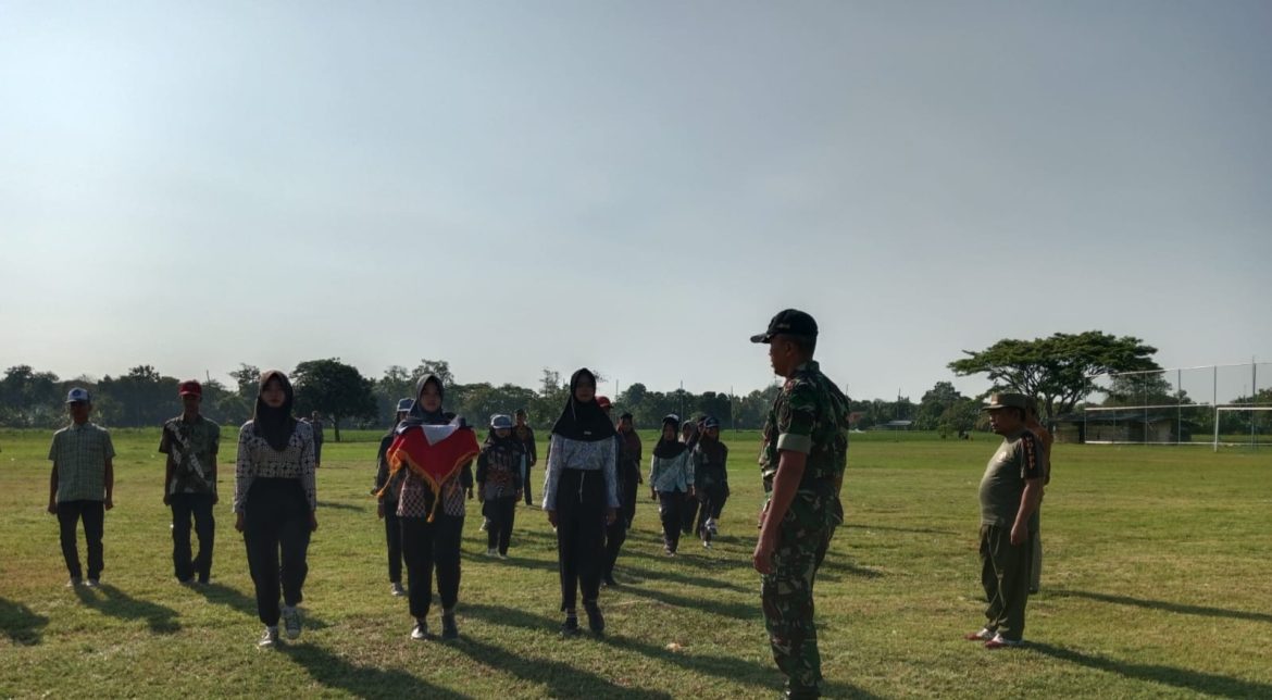 Persiapan Upacara HUT RI KE-80, Koramil 1603 Lohbener Indramayu Melatih Calon Paskibra SMAN 1 Lohbener