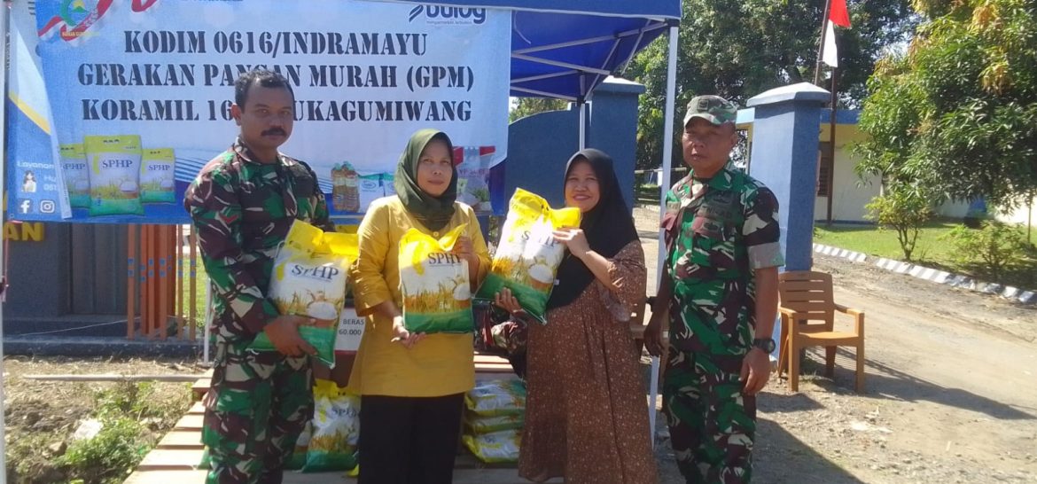 Koramil 1605 Sukagumiwang Indramayu Mengadakan Gerakan Pangan Murah (GPM)Bantu Masyarakat