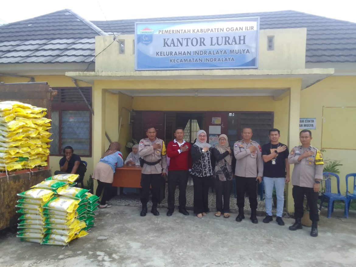 Polres Ogan Ilir dan Perum Bulog Gelar Gerakan Pangan Murah di Indralaya, Sediakan 5 Ton Beras Untuk Warga