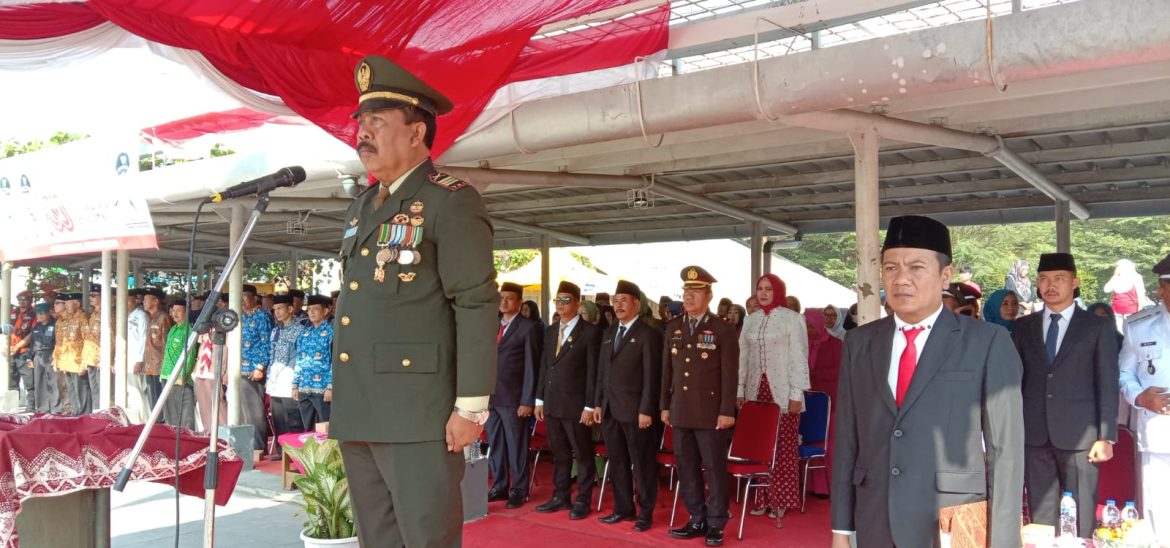 Danramil 1604 Jatibarang Indramayu Hadiri Kegiatan Upacara Bendera Merah Putih HUT Kemerdekaan Negara Kesatuan Republik Indonesia ke 80 Tahun Tingkat Kecamatan
