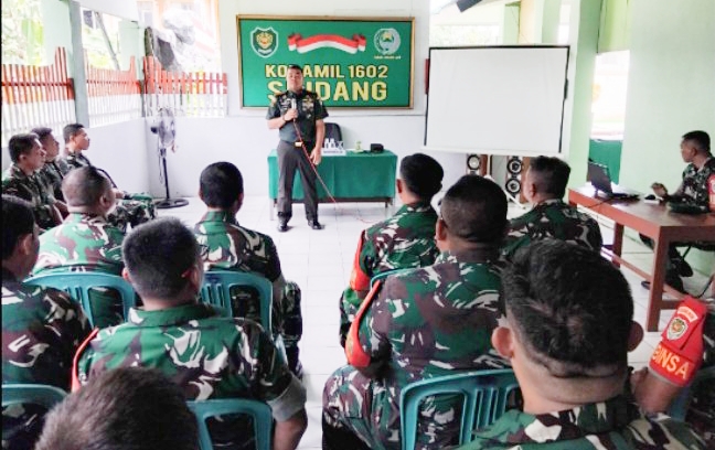 Dandim 0616/Indramayu Letkol Inf Yanuar Setyaga S.IP Saat Kunjungan Di Koramil 1602/Sindang 