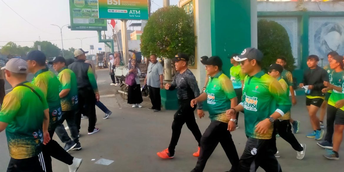 Danramil 1608 Karangampel Indramayu Menghadiri Kegiatan FUN RUN Universitas Darul Ma’arif (UDM) Kaplongan