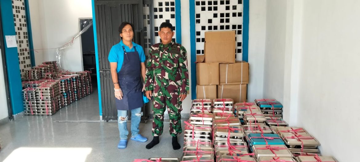 Anggota Koramil 1603 Lohbener Indramayu Monitoring Kegiatan Pelayanan SPPG dan Pendistribusian Makan Bergizi Gratis 