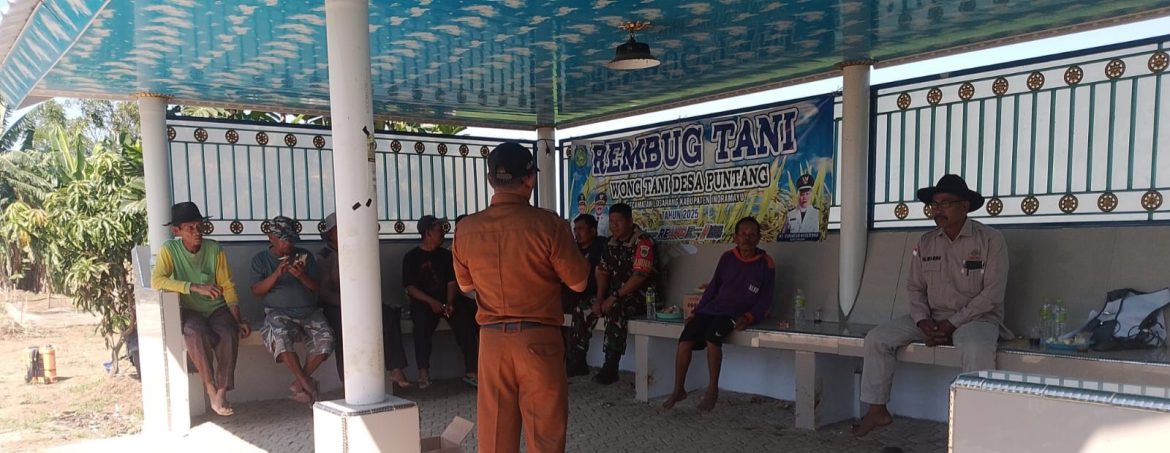 Babinsa Koramil 1611 Losarang Indramayu Hadiri Pembentukan UPJA (Unit Pelayanan Jasa Alsintan) Desa Puntang 