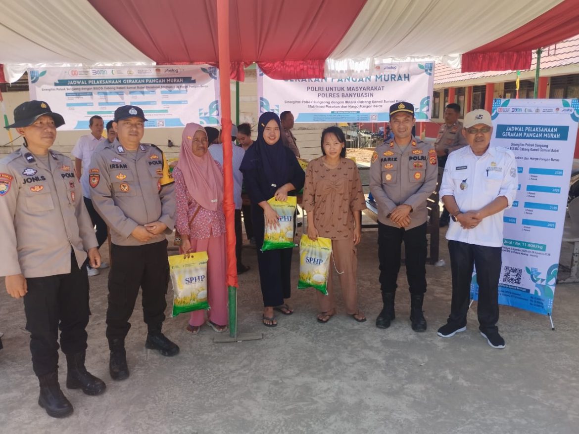 Polsek sungsang melaksanakan Gerakan Pangan Murah di  SMPN 1 Banyuasin II Kec. Banyuasin II Kab. Banyuasin