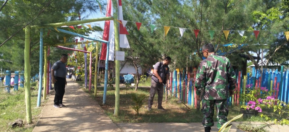 Babinsa Koramil 1602 Sindang Indramayu Melakukan Giat karya bakti jumsih di Mbung Jangkar