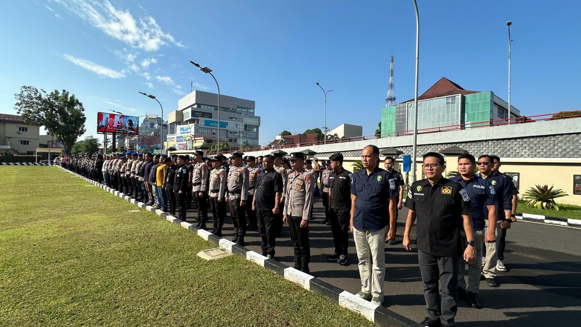 Dir samapta Polda Sumsel memimpin Apel Gelar Pasukan Operasi Aman Nusa I Musi 2025