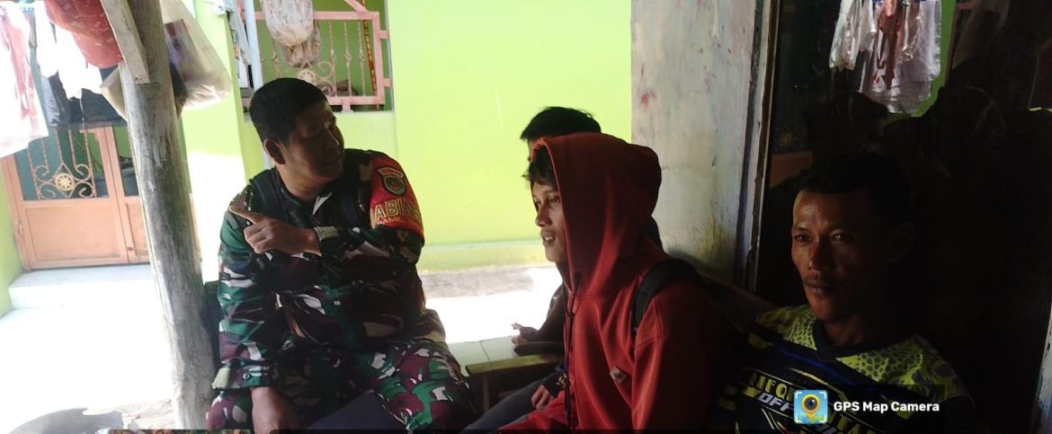 Babinsa Komsos Koramil 1611/ Losarang Indramayu Bersama Masyarakat Desa Puntang 