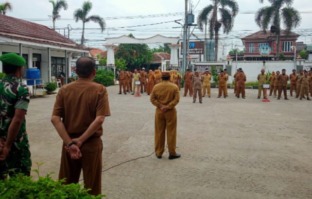 Anggota Koramil 1603 Lohbener Indramayu Hadiri Apel Koordinasi Tingkat Kecamatan Lohbener