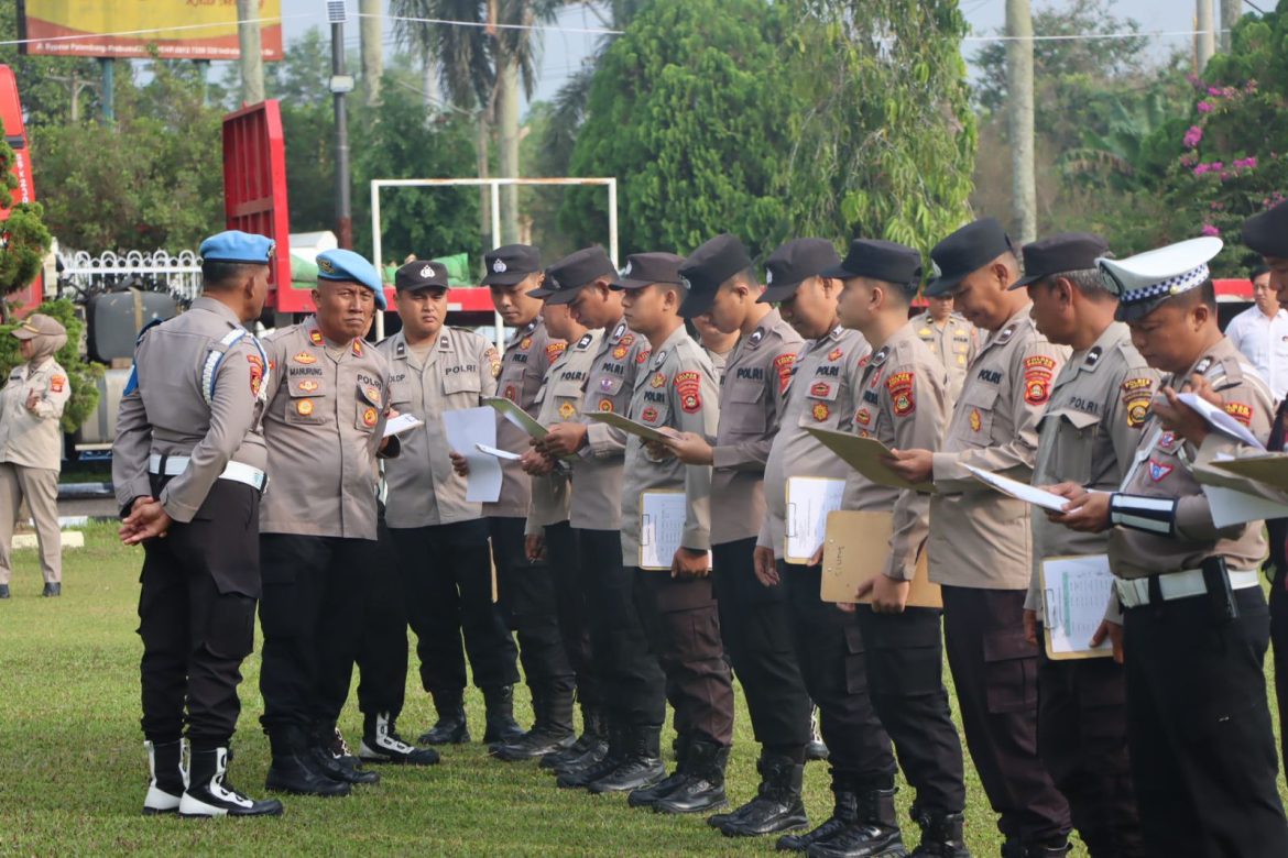 Wakapolres Ogan Ilir Pimpin Apel Pagi, Sampaikan Terima Kasih pada Personel dalam Menjaga Situasi Kamtibmas serta Tekankan Profesionalisme dan Dukungan Program Ketahanan Pangan