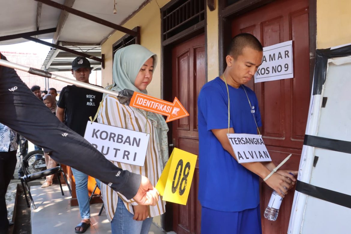 Polres Indramayu Gelar Rekonstruksi Kasus Pembunuhan Tersangka AS