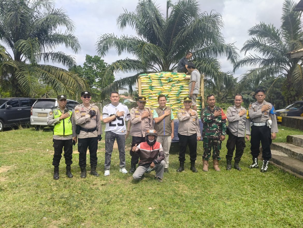 Gerakan Pangan Murah Polres Banyuasin Sukses Jual 10 Ton Beras Bulog Dalam Sehari