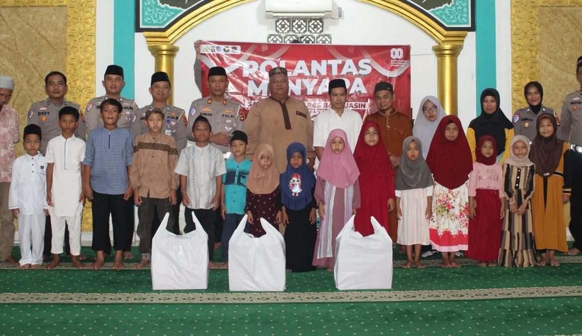 Polres Banyuasin Gelar Kegiatan Polantas Menyapa Dan Bakti Sosial