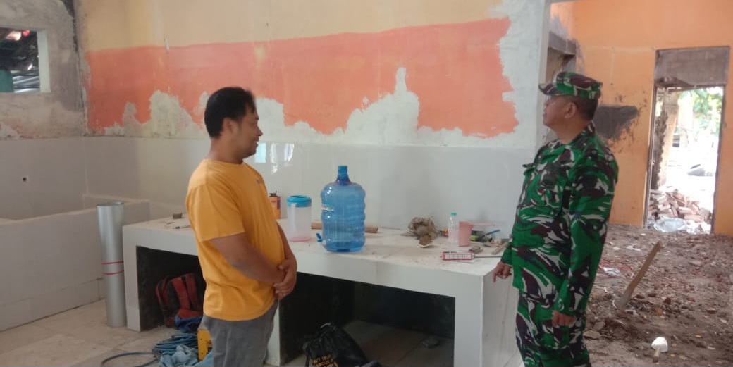 Danramil 1602 Sindang Indramayu Melakukan Kunjungan Lokasi Pembangunan Dapur MBG di Desa Penganjang 