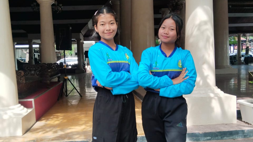 Atlet Putri Asal Juntikebon,Deira Adrika Syahrani Kelas 11 dan Dinda Ayudya Ramadhani Kelas 10 SMA N 2 Indramayu Siap Berlaga dan Torehkan Prestasi di POPDA Jabar 2025