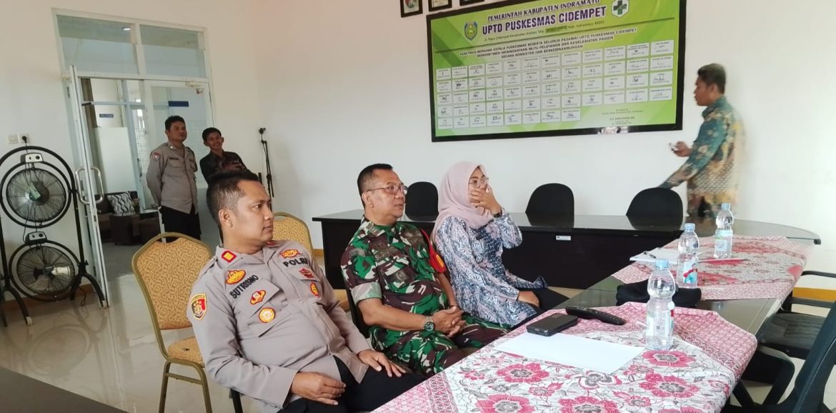 Danramil 1603 Lohbener Indramayu Kapten Inf Sudiyanto Bersama Kapolsek Dan Kapus Cidempet Melaksanakan Kegiatan Vicon  