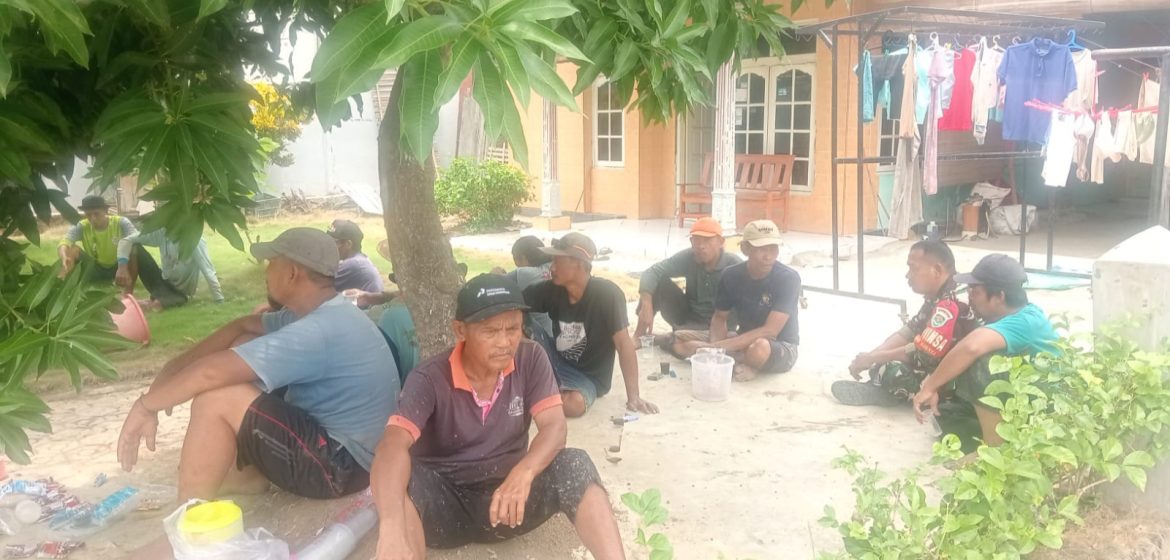 Babainsa Koramil 1608 Karangampel Indramayu Komsos Bersama Warga Desa Dukuh Jeruk 