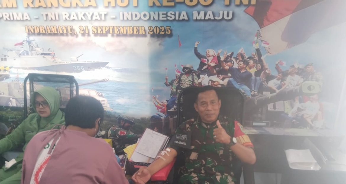 Danramil 1611/Losarang Indramayu Kapten Inf Waryadi Beserta Anggota Koramil 1611/Losarang Melaksanakan Kegiatan Donor Darah Dalam Rangka HUT TNI ke 80 Tahun 2025