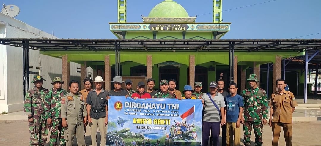 Danramil 1603 Lohbener Indramayu Hadiri Kegiatan Karya Bakti Pembersihan Prasarana Umum Dalam Rangka Memperingati HUT TNI yang ke-80 Tahun 2025 Bertema “Merdeka Sampah”