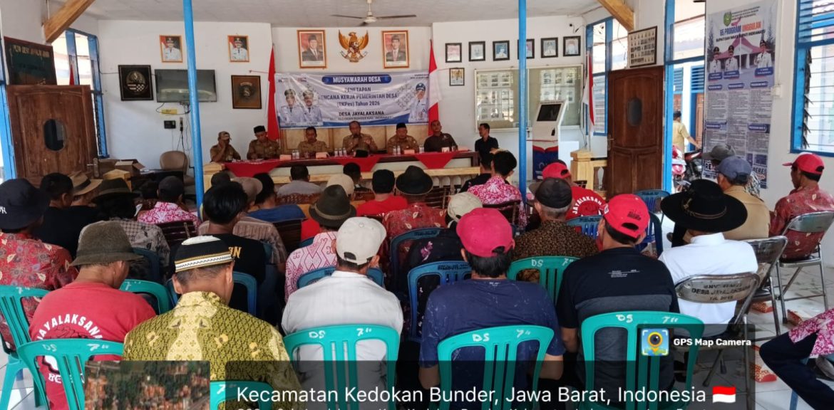 Personil Koramil 1608 Karangampel Indramayu Menghadiri Musyawarah Desa Penetapan Rencana Kerja Pemerintah Desa 