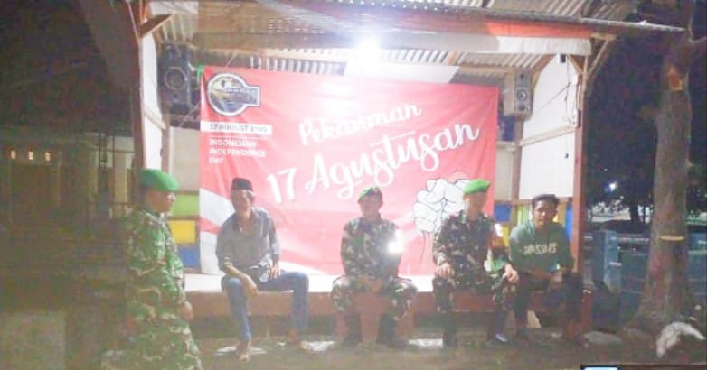 Koramil 1608 Karangampel Indramayu Bersama Pendes dan Linmas Melakukan Patroli Siskamling Desa Karangampel 
