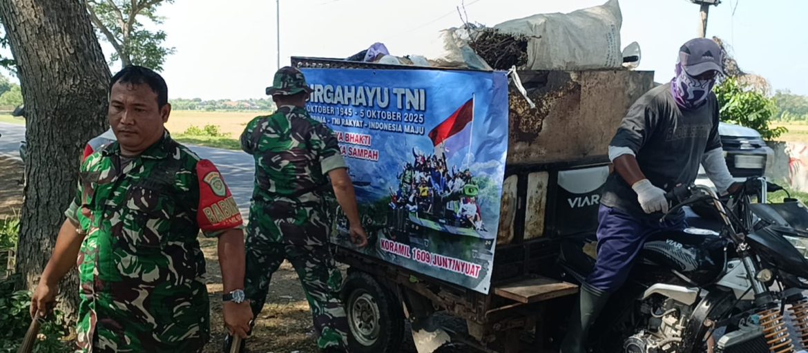 Peringati HUT TNI Ke-80, Anggota Koramil 1609 Juntinyuat Indramayu Melakukan Pembersihan Sampah 