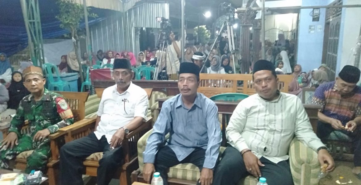 Babinsa Koramil 1609 Juntinyuat Indramayu Hadiri Pengajian Umum Dalam Rangka Memperingati Maulid Nabi Muhammad SAW Tahun 1447 Hijrah di Musholah Ath-Thayyib Gg,Jono Blok ketileng Desa Juntikedokan 
