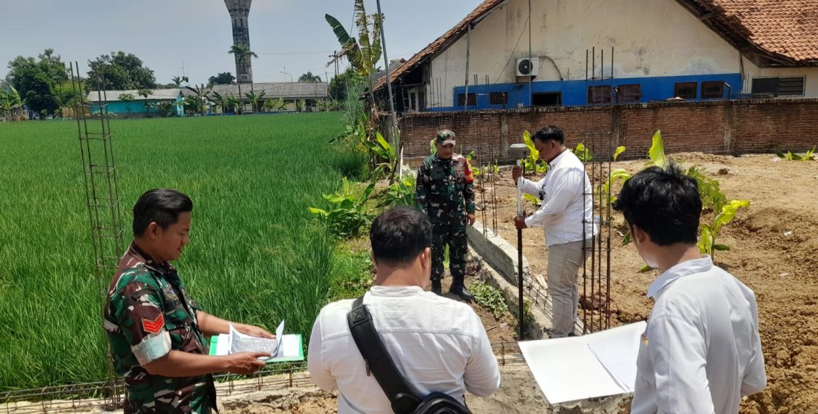 Kodim 0616 Indramayu Melaksanakan Kegiatan Pengukuran dan Pengecekan Aset Tanah TNI-AD di Pendowo Blok PDAM Kecamatan Jatibarang 